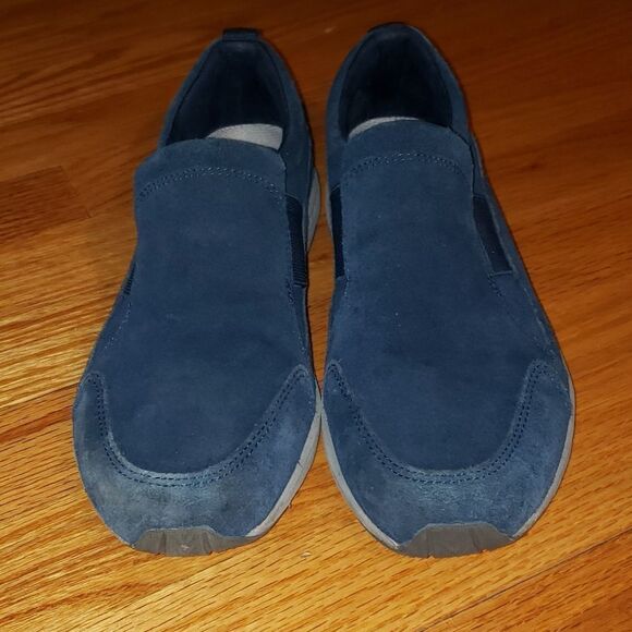 Easy Spirit Trippe Slip-On Sneakers - Picture 2 of 8